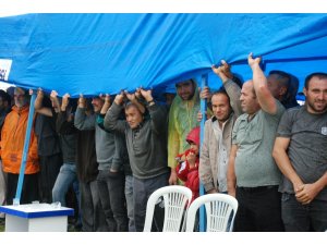Güreş tutkusuna yağmur engel olmadı