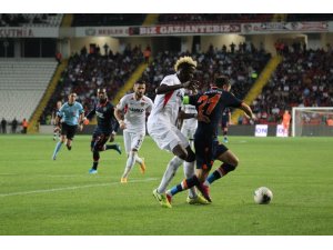 Süper Lig: Gaziantep FK: 1 - Medipol Başakşehir: 2 (Maç Sonucu)