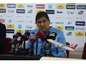 Ünal Karaman: "Ağır şartlara rağmen mücadele eden oyuncularımız vardı"