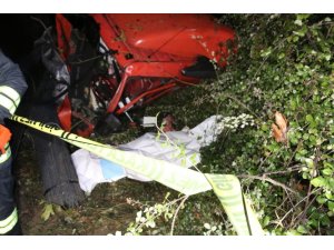 Tır iki otomobile çarptı, şarampole uçtu: 1 ölü