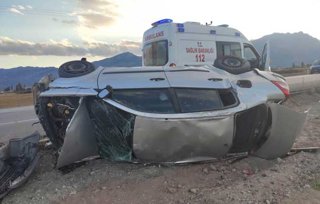 Konya'da otomobil devrildi: 1 ölü, 1 yaralı
