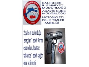 Balıkesir’de Yunuslar silahlı şahısları yakaladı