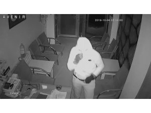 Soğukkanlı hırsız güvenlik kamerasına yakalandı