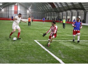İl protokolü ile din görevlileri futbol maçında karşılaştı