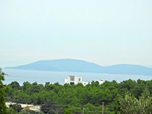 Çeşme’de göçmen botu battı, arama kurtarma çalışmaları sürüyor