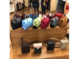 Çanakkale’de, orjinal olmayan çok sayıda çantaya el konuldu