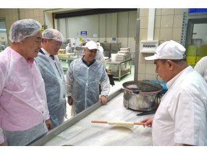 Çinli iş adamı Maraş dondurmasını tattı, 3 bin şube müjdesi verdi