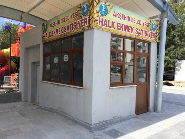 Akşehir'de halk ekmek fabrikası satış büfeleri hizmette