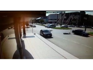 Bisiklet sürücüsü metrelerce sürüklendi