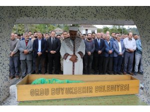 Kalp krizinden ölen 8 yaşındaki çocuk toprağa verildi