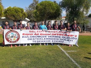 Maç öncesi başkana jest