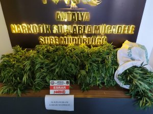 Araçta uyuşturucu madde ele geçirildi