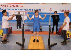Nevşehir’de Görme Engelliler Halter Türkiye Şampiyonası başladı