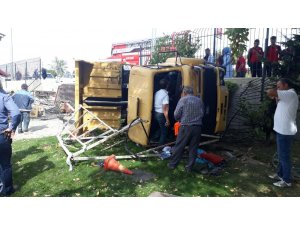 Kayseri’de freni patlayan kamyon yan yattı, çok sayıda yaralı var