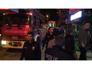 Yangın söndürme malzemesi satılan iş yeri yangında küle döndü