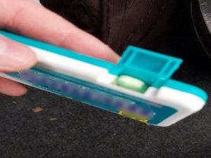 Polise yakalanmamak için uyuşturucuyu şeker kutusuna gizlemeye çalıştılar