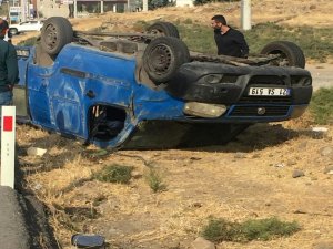 Diyarbakır’da kontrolden çıkan araç takla attı: 3 yaralı