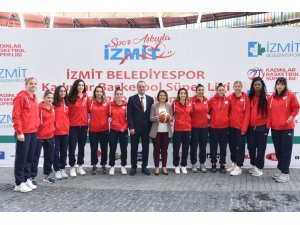 İzmit Belediyespor Kadın Basketbol Takımı yeni sezona hazır
