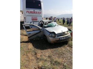 Didim TOKİ kavşağında feci kaza2 yaralı