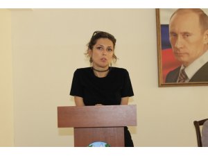 İran, gözaltında tuttuğu Rus gazeteciyi serbest bıraktı