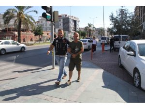 Alanya’da şüpheli araçta uyuşturucu çıktı