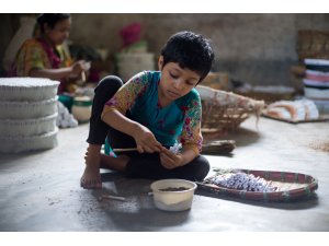 Dünya genelinde 32 milyon kız çocuğu ilkokula gidemiyor