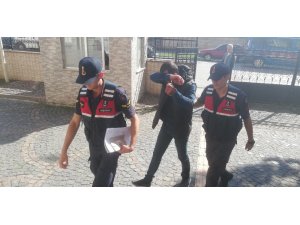 Kubar esrarla yakalanan şahıs adliyeye sevk edildi