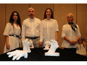 Romatoid artrit hastalığına heykellerle dikkati çektiler