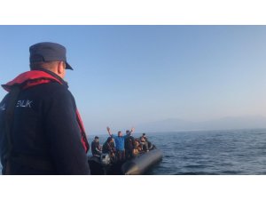 Kuşadası Körfezi’nde 40’ı çocuk 81 göçmen yakalandı