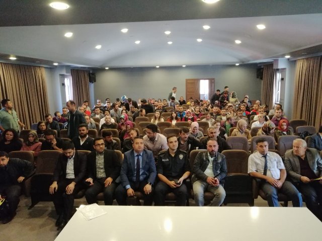 Bozkır'da bağımlılıkla mücadele semineri düzenlendi