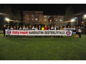 ’Barış Pınarı Harekatı’na pankartlı destek