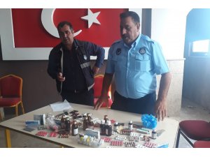 Bakkal dükkanında kaçak ilaçlar çıktı