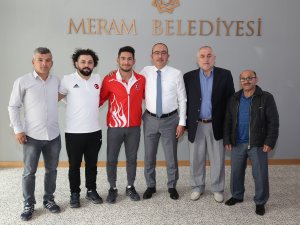 Milli Güreşçiden Kavuş’a ziyaret