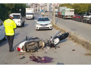 İki motosiklet kafa kafaya çarpıştı:2 yaralı