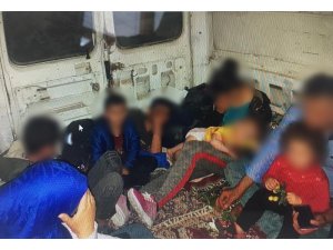 Kuşadası’nda 24 göçmen yakalandı