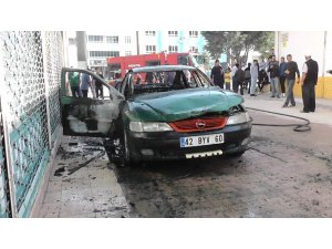 Otomobil alev alev yandı