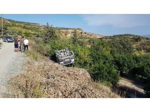 Park halindeki pikap devrildi: 1 yaralı