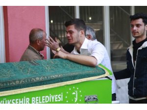 Almanya’da ölü bulunan genç Bursa’da toprağa verildi