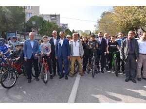 Adnan Menderes bisiklet yarışları nefes kesti