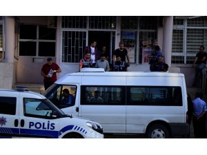Rüşvet karşılığı yasa dışı geçiş iddiası