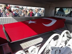 Yıldırım düşmesi sonucu şehit olan asker gözyaşları içinde karşılandı