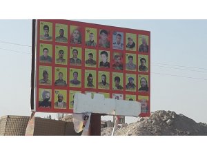 Tel Abyad’da YPG/PKK teröristlerinin tabelaları görüntülendi