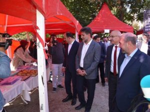 Otizmli öğrenciler kermes düzenledi