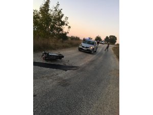 Motosiklet hafif ticari araçla kafa kafaya çarpıştı: 1 yaralı