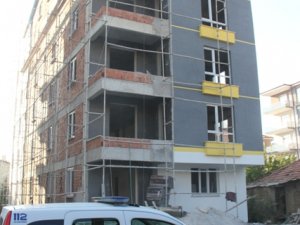 Konya'da inşaattan düşen işçi yaralandı