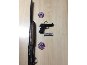 Polis uygulamasında 5 silah yakalandı