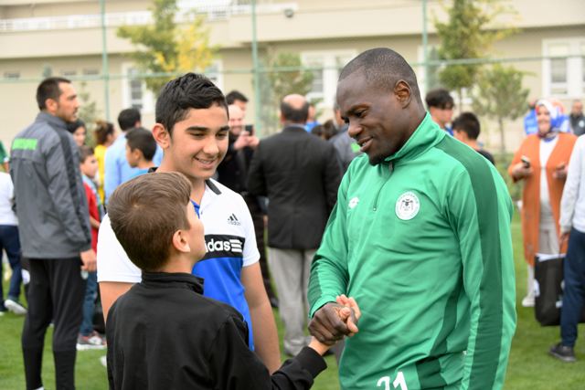 Konyaspor çok özel konukları ağırladı