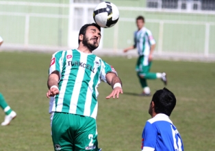 Uğur Akdemir sahalara döndü