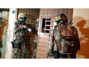 Bursa’da bin polisle şafak operasyonu...Gitar içinde uyuşturucu çıktı