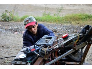 Çocukluk hayali 4x4 elektrikli aracı 3 yılda yaptı